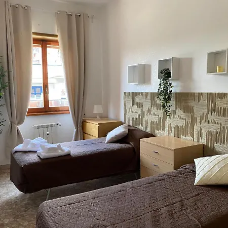 The Italian House In A Pochi Passi Dalla Metro A Apartamento Roma