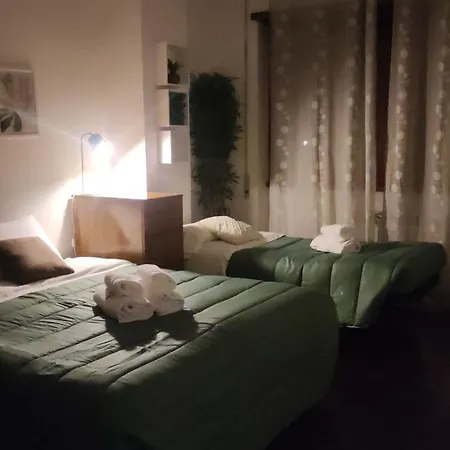 The Italian House In A Pochi Passi Dalla Metro A Apartamento