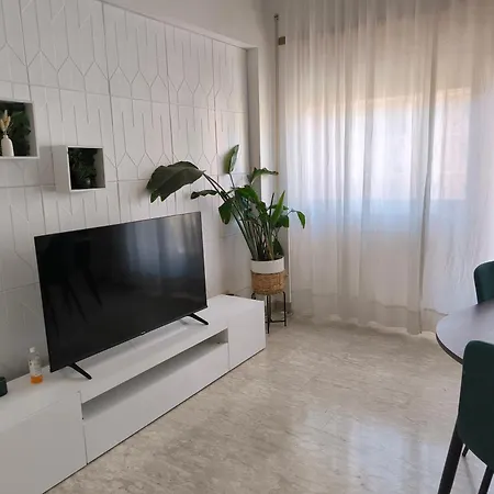 The Italian House In A Pochi Passi Dalla Metro A Apartamento
