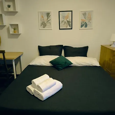The Italian House In A Pochi Passi Dalla Metro A Apartamento