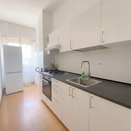 The Italian House In A Pochi Passi Dalla Metro A Roma