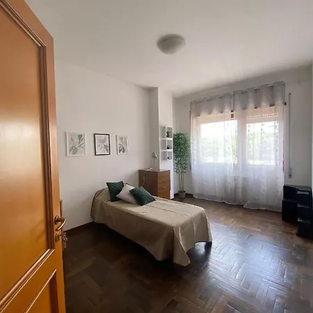 The Italian House In A Pochi Passi Dalla Metro A Apartment *