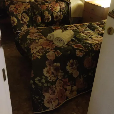 Apartment The Italian House In A Pochi Passi Dalla Metro A Rom