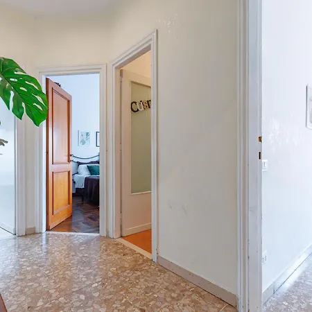 Апартаменты The Italian House In A Pochi Passi Dalla Metro A
