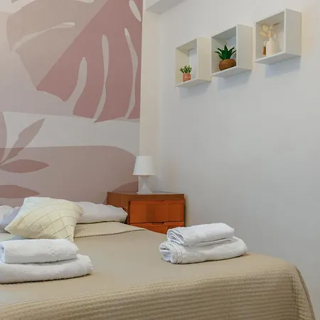 The Italian House In A Pochi Passi Dalla Metro A Apartment Rom