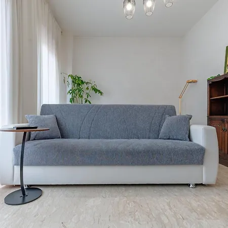 Apartment The Italian House In A Pochi Passi Dalla Metro A Rom
